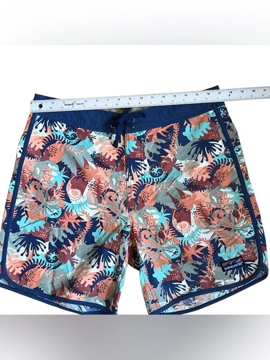 Patagonia Men’s Sz 34 Waist Tropical Print Scallop Hem Wayfarer Board Shorts - Picture 10 of 14